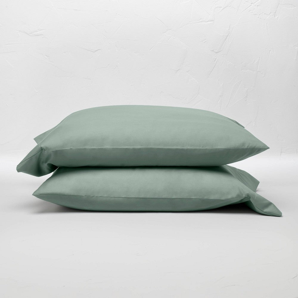King 300 Thread Count Temperature Regulating Solid Pillowcase Set - Casaluna