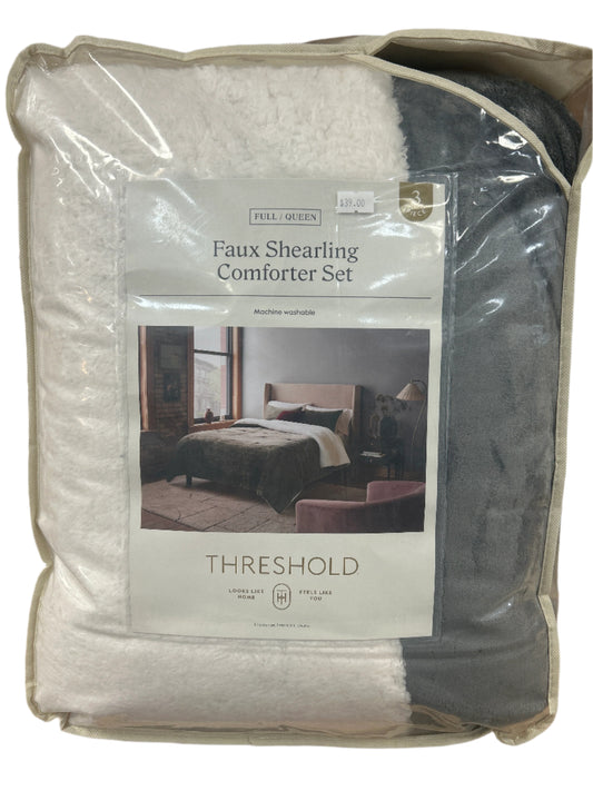 Full/Queen Cozy Faux Shearling Comforter and Sham Set Gray