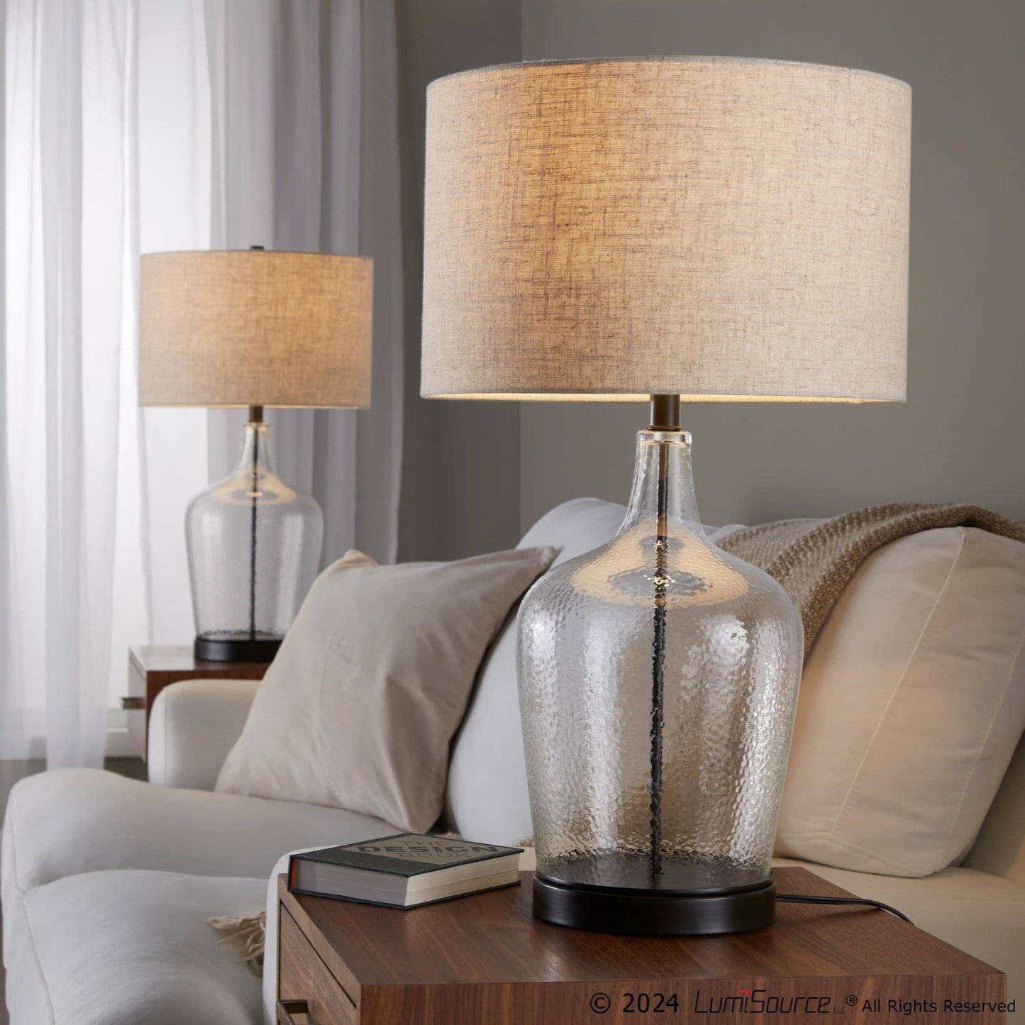 Botella 28" Glass Table Lamp with USB: Clear Dimpled Glass, Oil Bronze Metal, Natural Linen