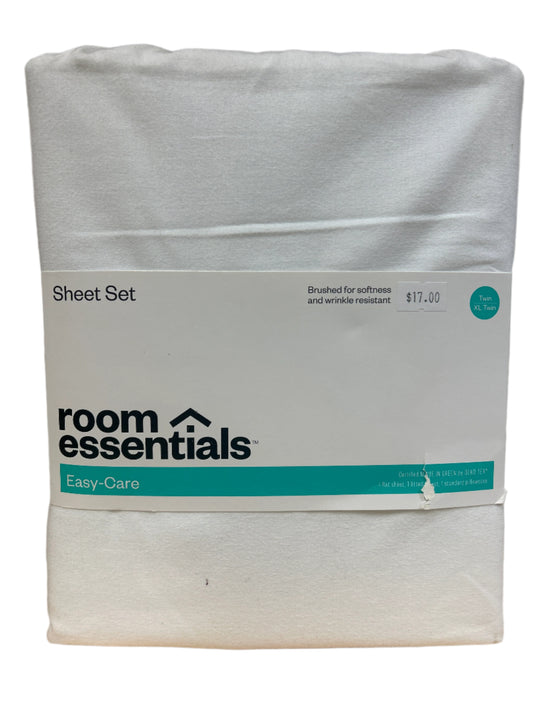 Twin/Twin XL Easy Care Solid Sheet Set White - Room Essentials